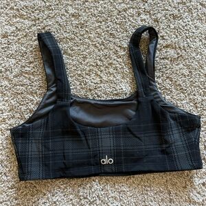 alo yoga sports bra